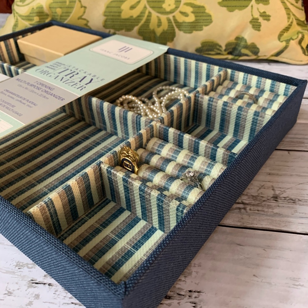 Stackable Tray organizer.
